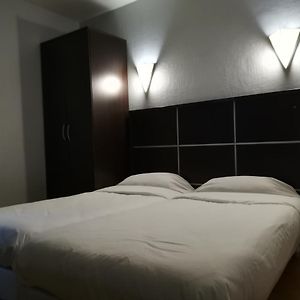 Habitación con 2 Camas Individuales
